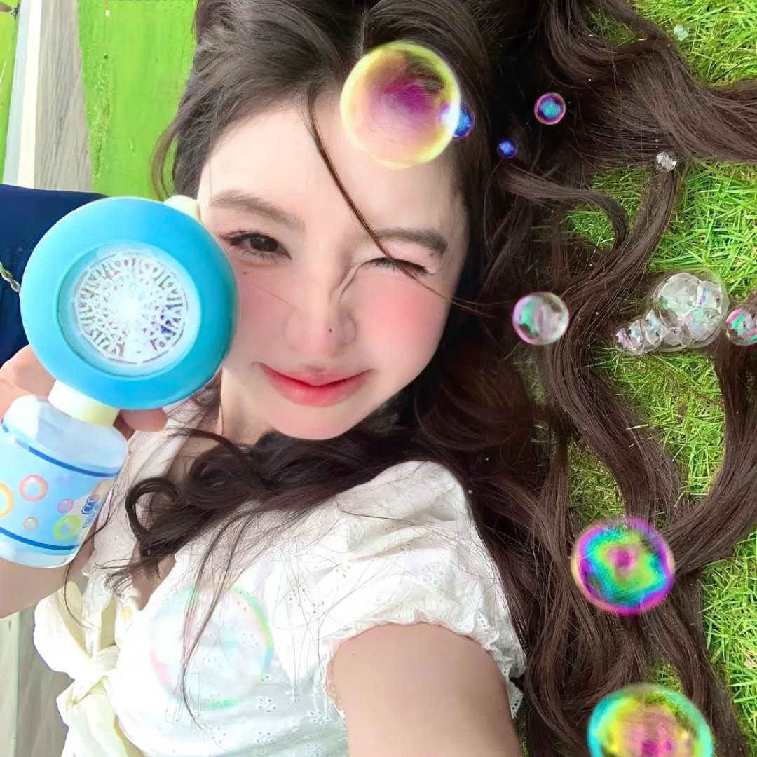 白键与黑键之间